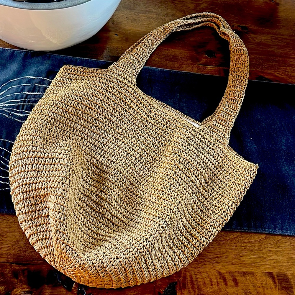 Straw purse by bujibaja